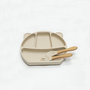 Assiette en silicone épaissie de qualité supérieure pour bébé et enfant, avec ventouse intégrée, pour l'apprentissage de la diversification alimentaire et l'alimentation fractionnée - Product Image 3