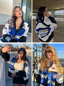 Blouson d'aviateur universitaire en PU décontracté personnalisé pour hommes avec col montant, bandes colorées, lettre brodée en chenille pour le printemps - Product Image 4