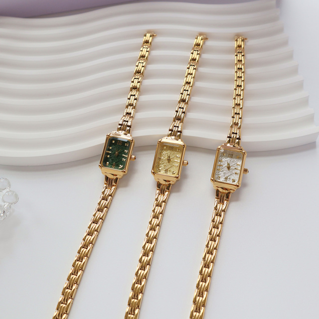 Vintage Hot-Selling Gold Watch, Delicate Square Design, Forest Retro INS Style, Elegant Quartz Watch for Women