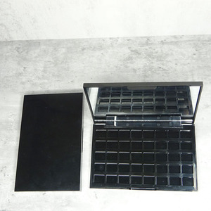 40 pans Colors <b>Big</b> Eyeshadow Palette Plastic Black/White Empty Eye Shadow Cases Cosmetics Makeup Plastic Boxes - Product Image 2