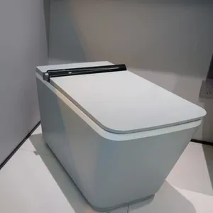 مرحاض ذكي قطعة واحدة بتصميم جديد من السيراميك للحمام الكهربائي، وعاء مرحاض أتوماتيكي ذكي مربع الشكل بكوع صرف على شكل حرف P