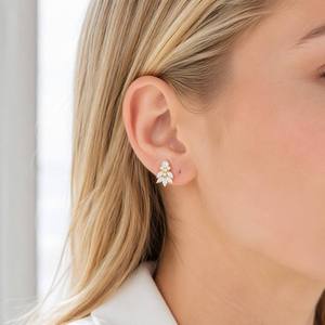 Orecchini a Perno con Zirconi Taglio Marquise e Design Floreale, Gioielli Eleganti in Rame per Donna, Accessori Moda per Feste - Product Image 3