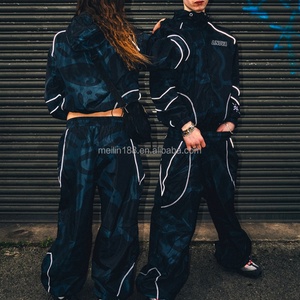 Fabricante de Ropa, Chaqueta Cortavientos Reflectante de 3m Personalizada y Conjunto de Pantalones de Nailon con Diseño de Impresión Digital, Traje Deportivo Cortavientos para Hombre - Product Image 1