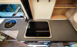 Autocaravana <span class=keywords><strong>con</strong></span> motor Gonow Economic Class B 2,0 T 6AT para salidas familiares diarias o <span class=keywords><strong>de</strong></span> fin <span class=keywords><strong>de</strong></span> semana Panel solar <span class=keywords><strong>de</strong></span> 400W incluido - Product Image 3