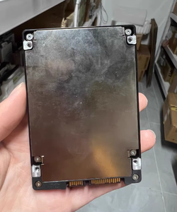 قرص صلب XS3200LE70055 Nytro 3550 بسعة <span class=keywords><strong>3</strong></span>.2 تيرابايت، سرعة نقل 12 جيجابت في الثانية، مقاس 2.5 بوصة، سمك 15 ملم - Product Image 2