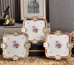 Assiette Ronde de Luxe Dorée en Porcelaine à Pied Haut, Peinte à la Main, Moderne, Écologique, Couleurs Personnalisables pour Mariages et Restaurants – Offre Spéciale - Product Image 1