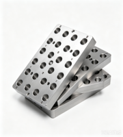 Plaque de base en aluminium usinée CNC à haute tolérance avec plusieurs trous fraisés, plaque d'outillage usinée sur mesure OEM