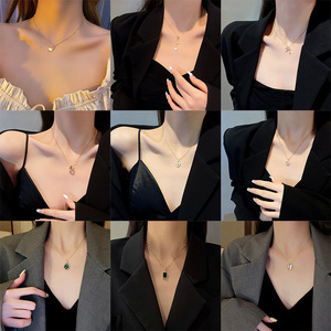 สร้อยคอสแตนเลสสตีลสำหรับผู้หญิง สไตล์หรูหราเบาๆ ทันสมัย สร้อยคอแบบคล้องไหปลาร้า จี้รูปพระจันทร์และดวงดาว ประดับเพชรซิร์คอน - Product Image 6