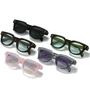 卸売トレンドレディース低<span class=keywords><strong>Moq</strong></span>カスタムサングラスグリーンカスタマイズロゴラウンドサングラス - Product Image 1