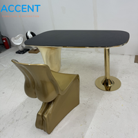Bureau ODM asymétrique en PRV, table de bureau de luxe plaquée or, chaise sculpturale, table de salle à manger moderne pour villa