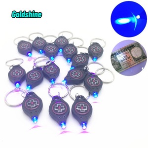 2024 Mini LED Porte-clés Lampe de Poche Ultra Lumineux UV 365nm Porte-clés Lumière Noire avec Piles Inclus Roman Promotionnel Wristba - Product Image 3