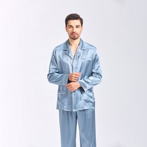 Set di <span class=keywords><strong>Pigiama</strong></span> in Seta Blu Nebbia di Lusso a Due Pezzi per <span class=keywords><strong>Uomo</strong></span>, 100% Seta Organica, Taglia Personalizzabile, Abbigliamento da Notte in Seta per <span class=keywords><strong>Uomo</strong></span> - Product Image 3