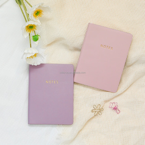 Cuaderno de bolsillo A6 de tapa blanda de cuero PU de gama alta, Mini cuaderno de bolsillo hecho en fábrica con logotipo de lámina de oro personalizado - Product Image 3
