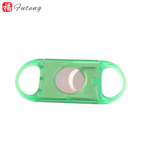 Yiwu Futeng-Tijeras <span class=keywords><strong>de</strong></span> plástico para cigarros, <span class=keywords><strong>cortador</strong></span> portátil colorido personalizable, <span class=keywords><strong>precio</strong></span> barato - Product Image 3