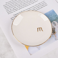 Plateau décoratif en céramique avec bordure dorée, design personnalisé, porte-bijoux, plateau à bagues avec initiale, plateau à bibelots, porte-bijoux de mariage