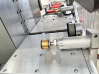 Scie à onglet double tête CNC 650 pour découpe à angle variable de profilés aluminium, fenêtres et portes – Machine de découpe d'aluminium pour fenêtres
