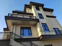Panneaux en aluminium sur mesure résistants aux intempéries pour les extérieurs de villas ; panneaux de bardage en aluminium revêtus de PVDF pour les façades commerciales