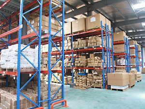 <span class=keywords><strong>China</strong></span> Fabriek Verstelbare Pallet Planken Zware Magazijnbeheer Goederen Pallet Metalen Opslag Stellingen - Product Image 3