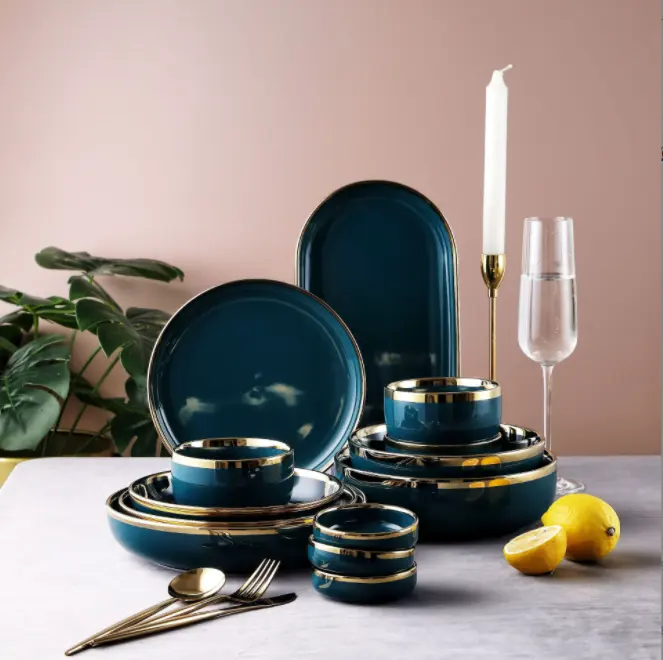 Großhandel nordisch glänzend grün runden Tisch geschirr Keramik Royal Christmas Luxus Geschirr Sets mit Goldrand