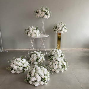 Centrotavola Floreale Artificiale con Rose Bianche Avorio, Fiori di Gypsophila e Orchidee per Matrimoni - Product Image 6
