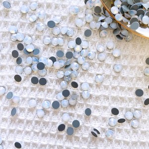 Heißfixierbare weiße Opalglassteine SS4-SS30, Hotfix-Kristall-Strasssteine für Kleidungsapplikationen - Product Image 4