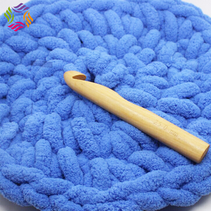 Chine Fabricant Vente en gros Prix de fil épais <span class=keywords><strong>Pas</strong></span> <span class=keywords><strong>cher</strong></span> Polyester <span class=keywords><strong>Chenille</strong></span> Gros fil pour couverture à tricoter à la main - Product Image 5
