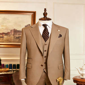 Elegante Blazer de Boda Color Camel Claro, Traje de <span class=keywords><strong>Hombre</strong></span> con Corte Entallado, Lana Suave, Pajarita y Pañuelo de Bolsillo <span class=keywords><strong>para</strong></span> Ocasiones Ceremoniales - Product Image 1