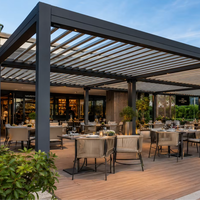 Pergola bioclimatique en aluminium en gros avec toit à lames motorisées, personnalisable OEM pour les fabricants de mobilier de jardin