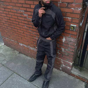 <span class=keywords><strong>Tuta</strong></span> da Jogging Personalizzata in Due Pezzi, Completo Sportivo in Nylon Leggero con Giacca con Zip e Felpa con Cappuccio Antivento per Uomo - Product Image 4