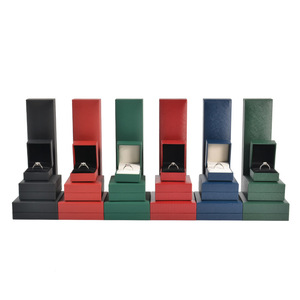 <span class=keywords><strong>Caja</strong></span> <span class=keywords><strong>de</strong></span> Joyería <span class=keywords><strong>de</strong></span> Lujo en Forma <span class=keywords><strong>de</strong></span> Ángulo Recto, Forrada en Cuero Rojo, para Anillos, Colgantes y Collares - Product Image 5