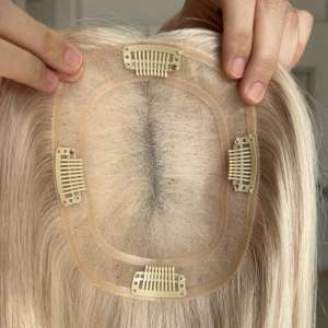 YF-2301 # Perruque russe vierge lisse pour femmes, densité 130 %, base mono 5x6, logo personnalisable, petits nœuds, vente en gros - Product Image 5