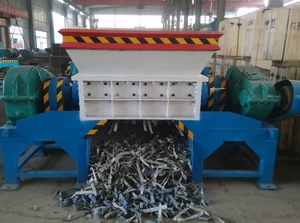Broyeur de déchets plastiques à double arbre pour fûts et bidons en plastique, machine de broyage de <span class=keywords><strong>ferraille</strong></span> - Product Image 2