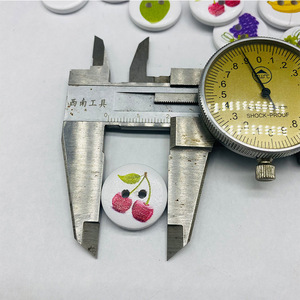 100 cái/túi trái cây hỗn hợp in dưa hấu chuối anh đào lê táo 2 lỗ nút gỗ ưa thích nút quần áo hoạt hình - Product Image 4