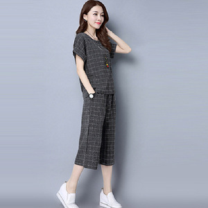 Women's Plaid Short Sleeve Top And Wide Leg Capri Pants Two Piece Set Gray Black Casual Loose Fit Plus Size Summer Outfit - Product Image 3