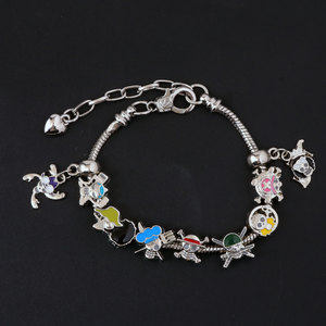 Anime <span class=keywords><strong>DIY</strong></span> Charms Bracelets Luffy Skull Group avec <span class=keywords><strong>chapeau</strong></span> de paille Cartoon Metal Bracelet Fashion Bangles - Product Image 3