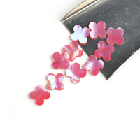 Hochwertiger natürlicher rosa Perlmutt-Zirkonia-Flachstein mit vierblättrigem Kleeblatt, Lieferant QIN-FA QF-6084