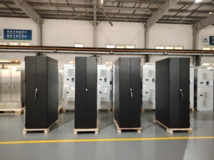 ตู้จ่ายไฟ PDU รุ่น End-of-Row RiMatrixS-PDR 400A รองรับ IP20/IP54 พร้อมระบบตรวจสอบอัจฉริยะสำหรับเซิร์ฟเวอร์ - Product Image 2