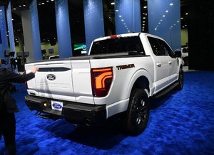 <span class=keywords><strong>Ford</strong></span> F-150 <span class=keywords><strong>Raptor</strong></span> 2025, pick-up 4x4, 3.5T, 416 ch, V6, 4 <span class=keywords><strong>portes</strong></span>, 5 places, transmission intégrale, essence, pick-up pleine grandeur, neuf, Euro VI, conduite à gauche - Product Image 3