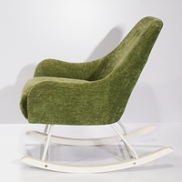 Chaise à bascule élégante en daim vert chaise de loisirs d'accent en bois de tissu de velours confortable pour l'utilisation de barre d'école de chambre à coucher de salon