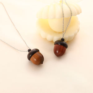 Chaîne en acier inoxydable en forme de pomme de pin boîte de rangement ouvrable souhaitant <span class=keywords><strong>bijoux</strong></span> personnalisés collier pendentif gland en bois naturel - Product Image 2