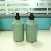 Vente en gros de flacons cosmétiques réutilisables en plastique PET vert noirâtre de 480 ml avec pulvérisateur à pompe pour shampoing et savon
