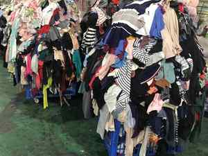 Camiseta de color oscuro 35-55cm 100% trapos de algodón trapos de limpieza residuos textiles trapos de limpieza reciclados en tubos - Product Image 4