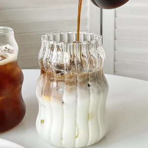 Tasses <span class=keywords><strong>en</strong></span> <span class=keywords><strong>verre</strong></span> borosilicaté nervuré Verres à bière Tasses <span class=keywords><strong>en</strong></span> <span class=keywords><strong>verre</strong></span> <span class=keywords><strong>en</strong></span> forme de <span class=keywords><strong>gourde</strong></span> pour boissons froides glacées Café Jus Soda Bière <span class=keywords><strong>Thé</strong></span> - Product Image 6