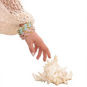 Brazaletes de Latón con Baño de Oro de Primera Calidad, Marcas de Boutique, Minimalistas, Modernos, Bohemios, de Diseñador, para Boda, Certificados por IGI - Product Image 1