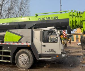 Grúa sobre Camión Zoomlion ztc1300v 130t de Segunda Mano, Grúa Todoterreno Qy130v Ztc1300v Qay130 Qay200 Ztc1000v - Product Image 4