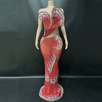 Nouvelle Arrivée S2084Y : Robe de Soirée Scintillante à Plumes et Longue Traîne avec Strass - Robe de Cérémonie pour Tapis Rouge et Scène