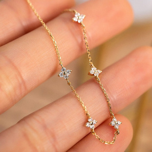 سوار برسيم نسائي مطلي بالذهب عيار 18 مطلي بالفضة الإسترليني من Dainty S925 بأربع أوراق للبيع بالجملة - Product Image 1