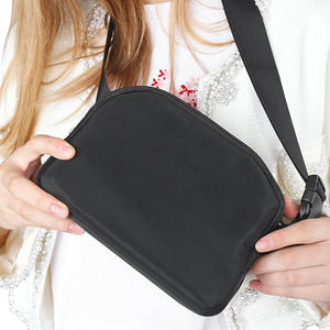 Sac banane unisexe pour femme, sac de sport, sac de poitrine de luxe personnalisé, petite pochette de taille à sangle réglable - Product Image 1