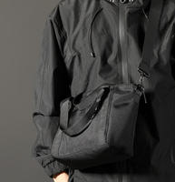 Sac bandoulière décontracté pour homme, double usage, avec logo personnalisé OEM ODM, sangle détachable, pour le travail quotidien, les courses et les sorties du week-end