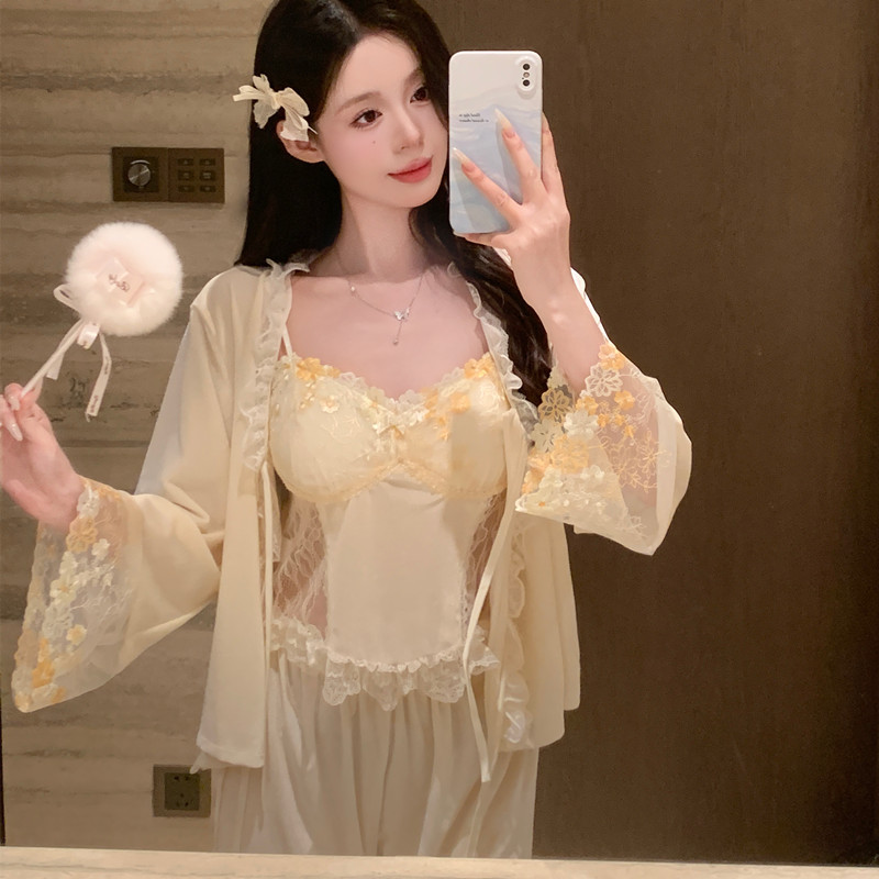Embroidered gold velvet 3-piece set yellow